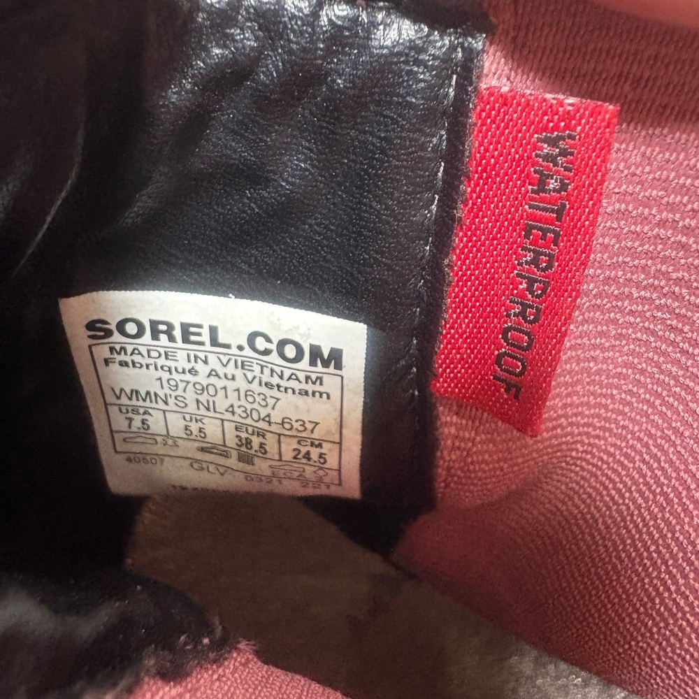 SOREL Brex Pink Chelsea Lux Boots - Picture 8 of 8